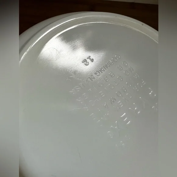 Vintage Pyrex Bowl - Picture 8 of 12